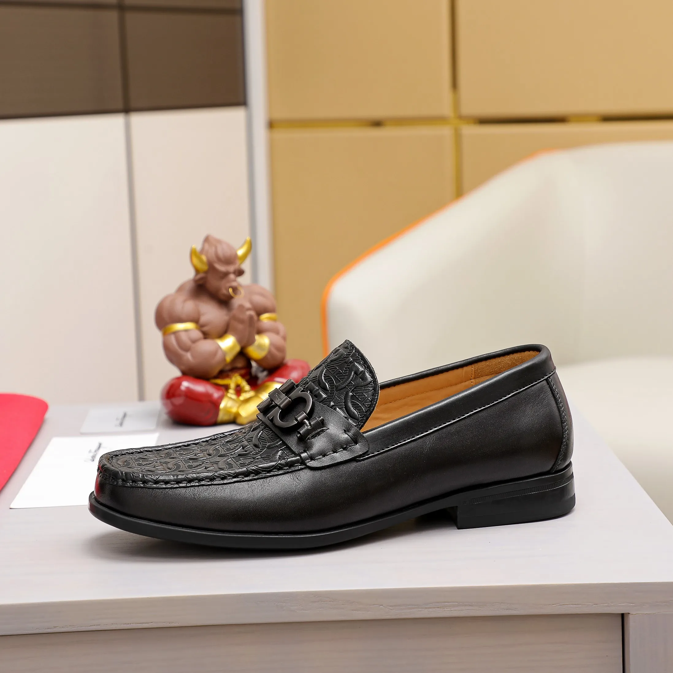 Men's clothing and shoes 💰460 🔥Ferragamo's new men's casual slip-on shoes🇨🇳Official website original 1:1 mold opening, original quality💯Fine workmanship, high-end luxury☘The upper is made of imported Italian first-layer cowhide🌴Luxury🐂leather lining🍓Rubber wear-resistant and non-slip outsole, breathable and comfortable to wear🍍The first choice for high-end men, black, size 38-45